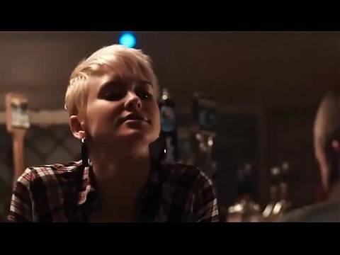 Кто-нибудь знает, кто она и как называется фильм? 15 сек.