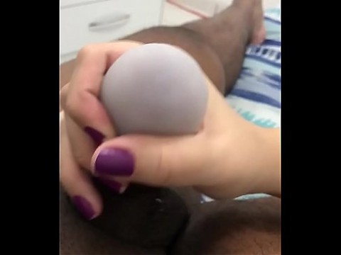 Esposa me punhetando com egg 22 sec