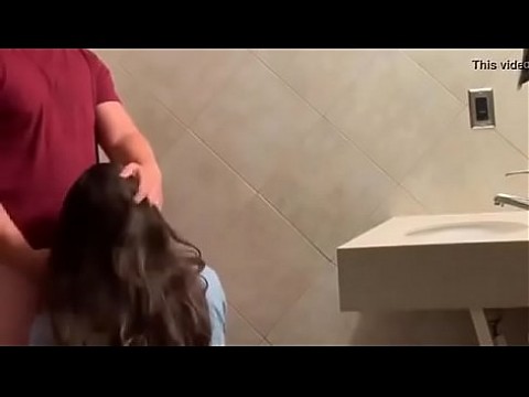 ест мою девушку в ее ванной 6 мин.