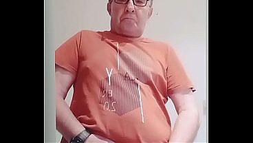 Я мастурбирую с помощью новой игрушки. 5 мин.
