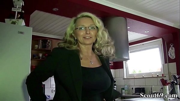 Немецкую милфу с мега сиськами трахает сосед 7 мин.