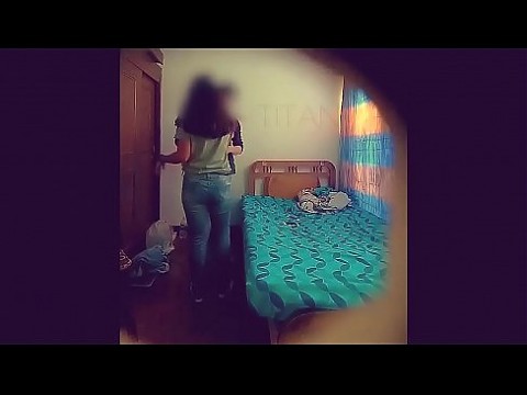 Camara escondida con una entregada compañera de la universidad 01/02