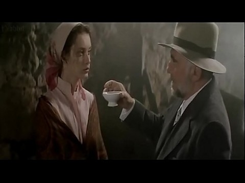 Анал Alejandra Grepi в La Leyenda da la Maiden, Испания, 1994 3 мин.