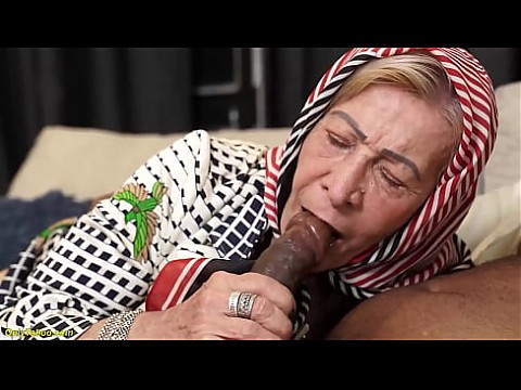 77-летняя бабушка готова к аналу с BBC 12 мин.