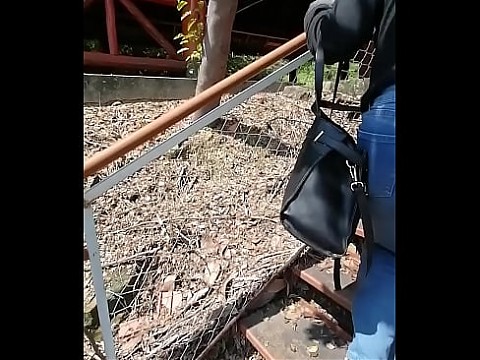 Они дали мне ОТСАТЬ. Почти на публике.