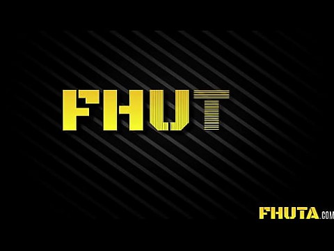 FHUTA - крошечной Елизавете Скуратовой тренируют ее задницу 10 мин.